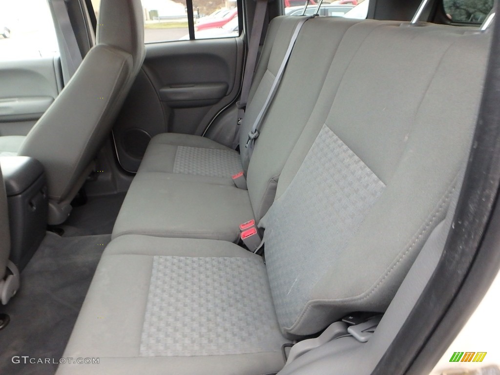 2005 Liberty Sport 4x4 - Stone White / Medium Slate Gray photo #9