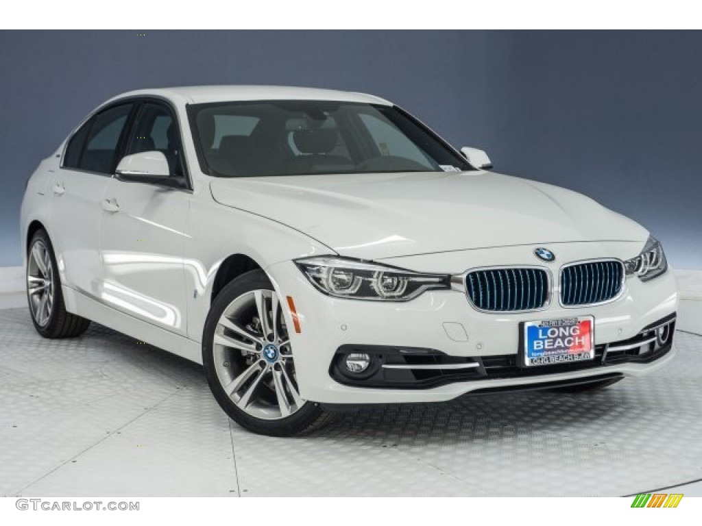 2018 3 Series 330e iPerformance Sedan - Alpine White / Black photo #11