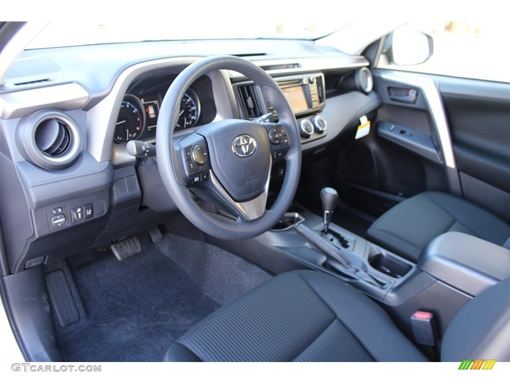 Black Interior 2018 Toyota RAV4 LE Photo #124301334