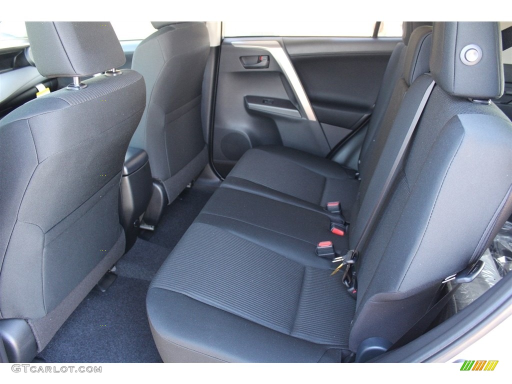 2018 Toyota RAV4 LE Rear Seat Photo #124301574