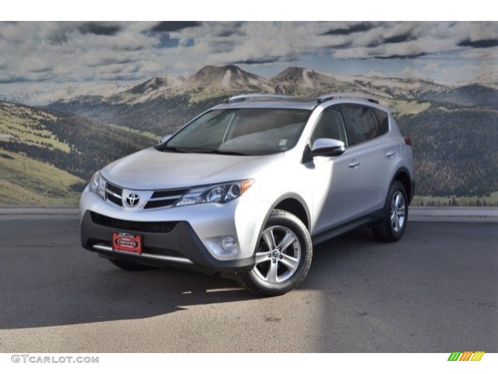 2015 RAV4 XLE - Classic Silver Metallic / Black photo #5