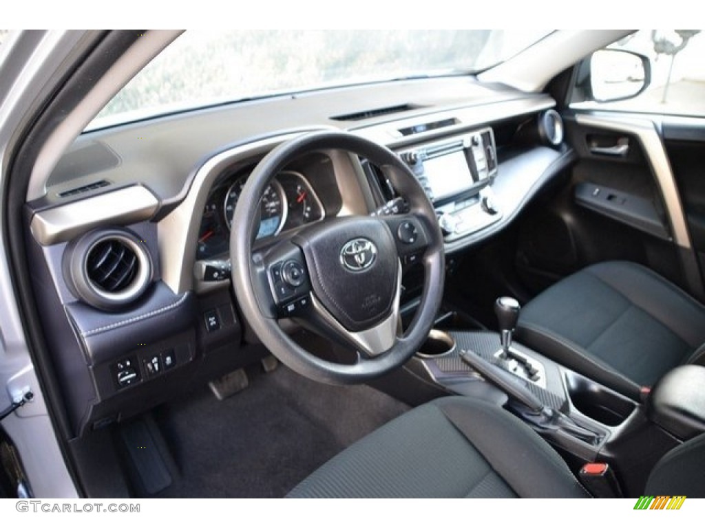2015 RAV4 XLE - Classic Silver Metallic / Black photo #10