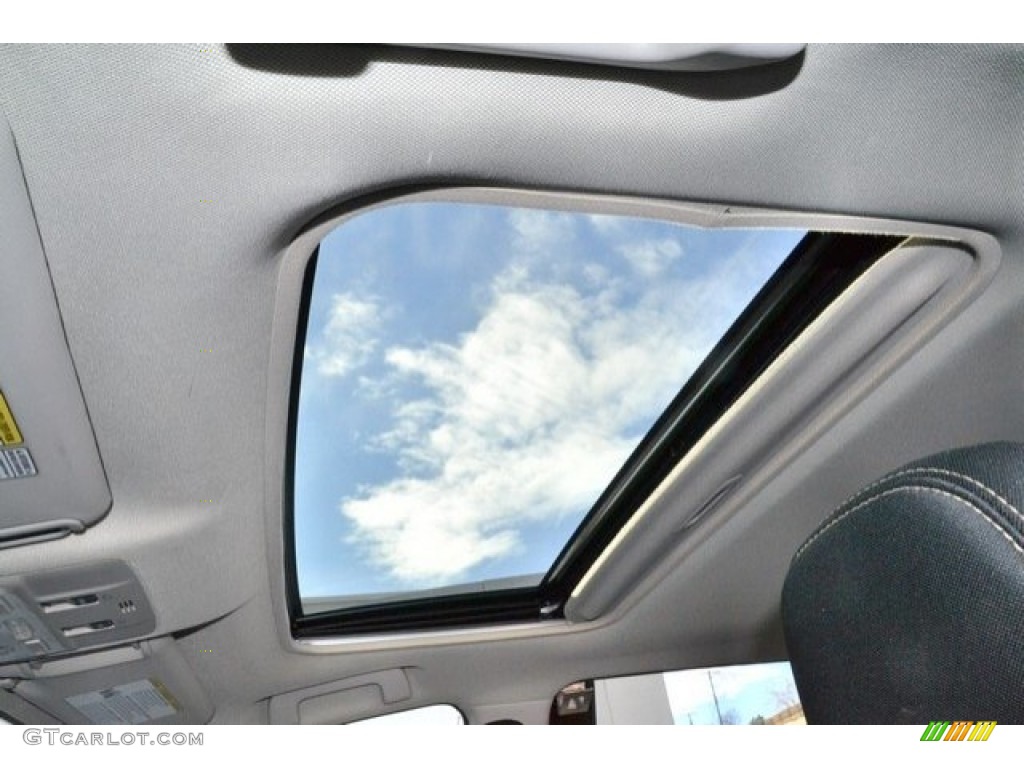 2015 RAV4 XLE - Classic Silver Metallic / Black photo #15