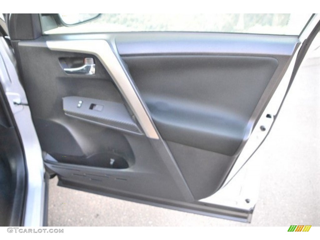2015 RAV4 XLE - Classic Silver Metallic / Black photo #26