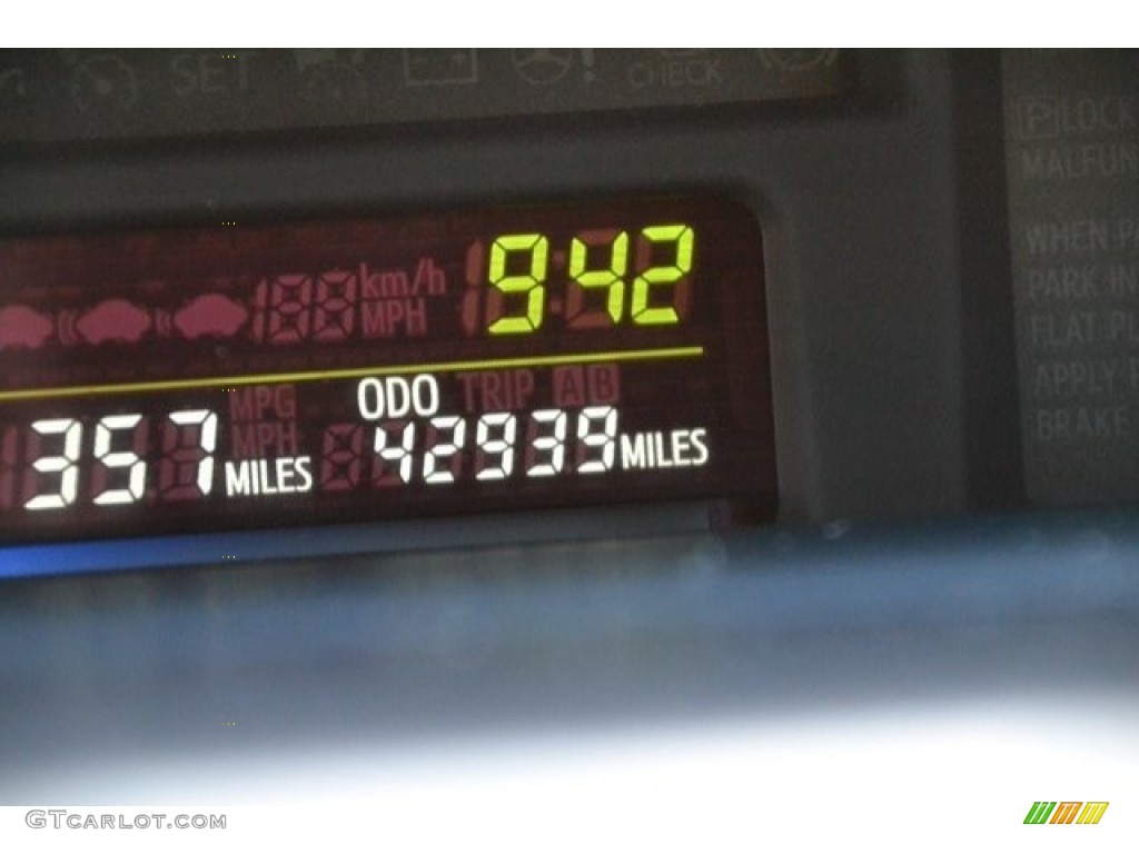 2013 Prius v Two Hybrid - Classic Silver Metallic / Misty Gray photo #29