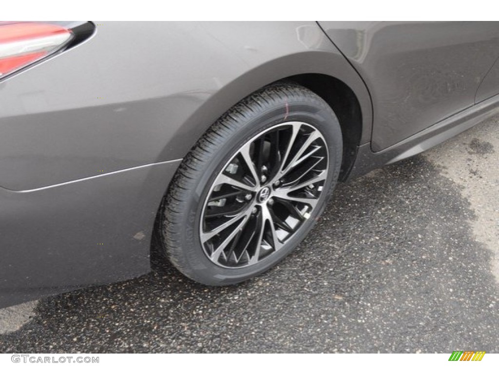 2018 Camry SE - Predawn Gray Mica / Black photo #9