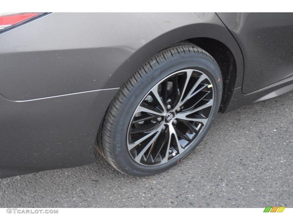 2018 Camry SE - Predawn Gray Mica / Black photo #9