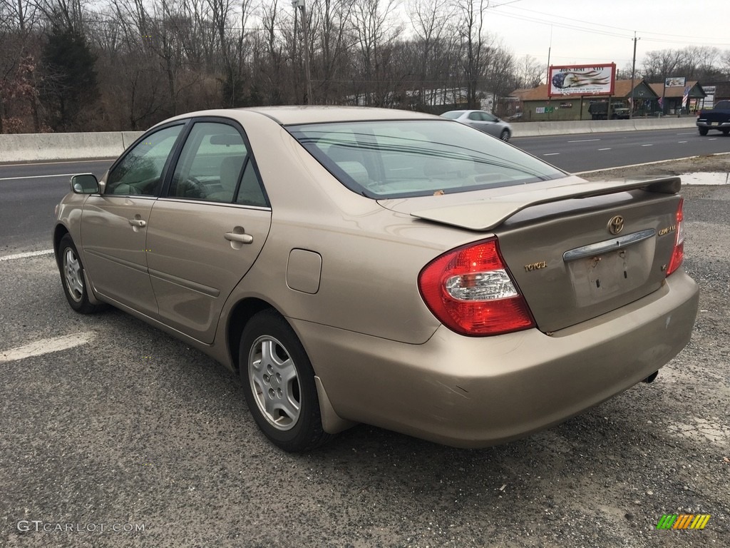 2003 Camry LE V6 - Desert Sand Mica / Taupe photo #3