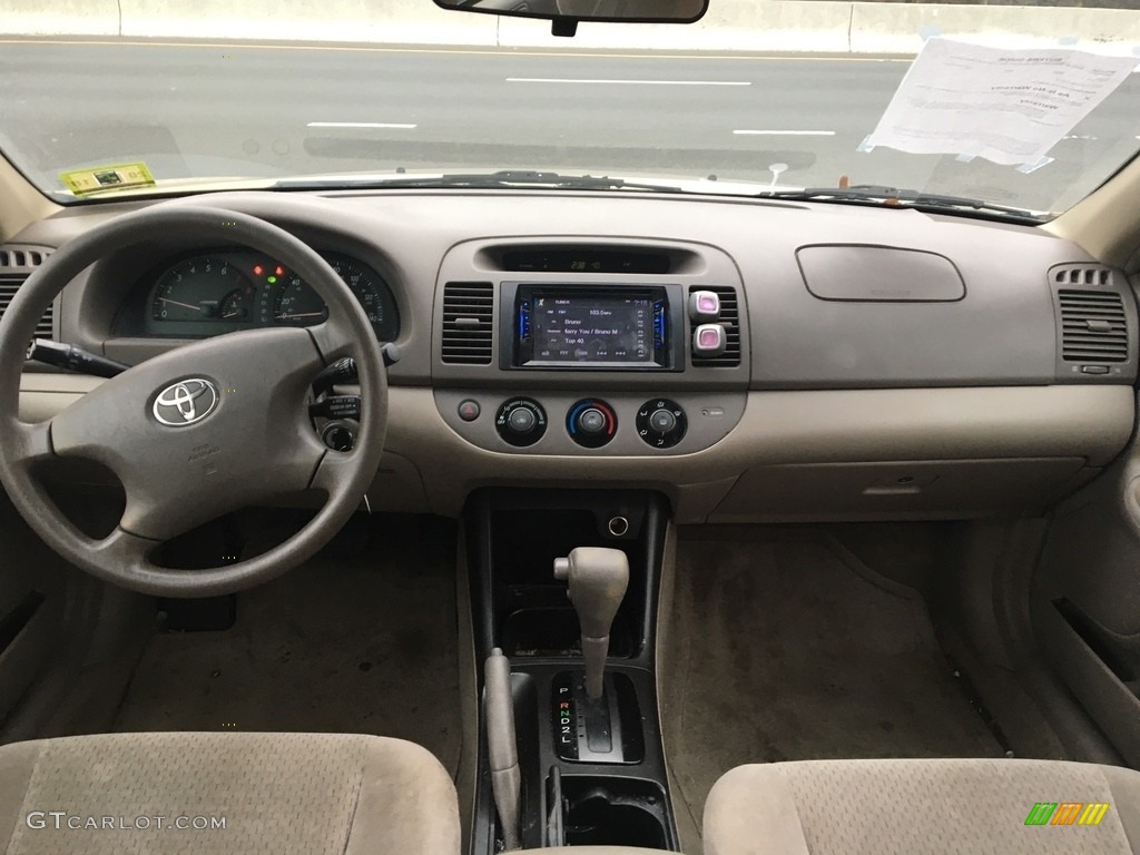 2003 Camry LE V6 - Desert Sand Mica / Taupe photo #11