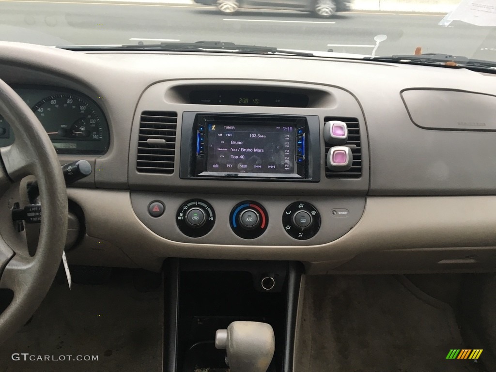 2003 Camry LE V6 - Desert Sand Mica / Taupe photo #13