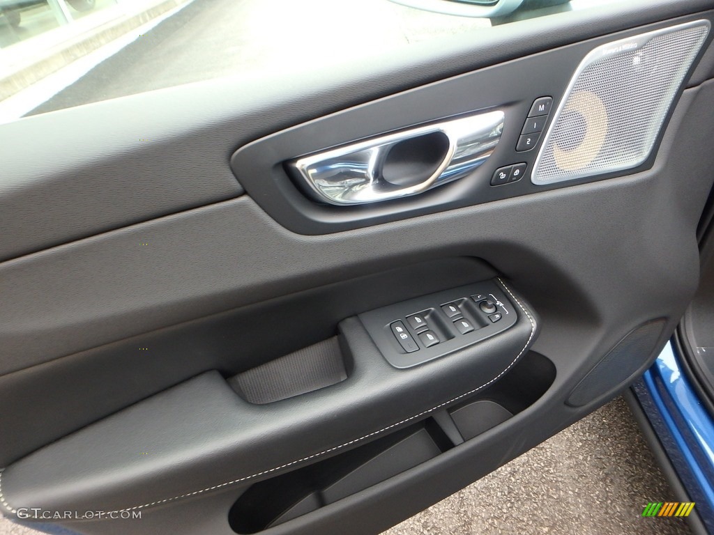 2018 Volvo XC60 T6 AWD R Design Charcoal Door Panel Photo #124310870