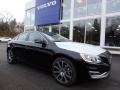 Front 3/4 View of 2018 S60 T5 AWD