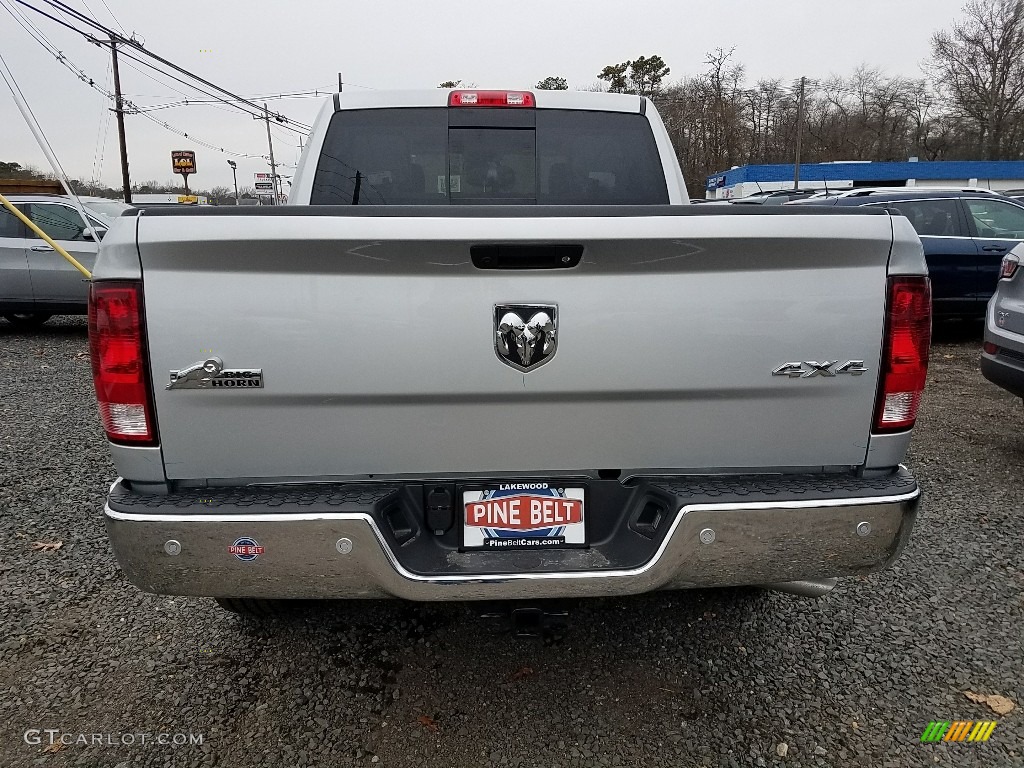 2018 1500 Big Horn Crew Cab 4x4 - Bright Silver Metallic / Black/Diesel Gray photo #5