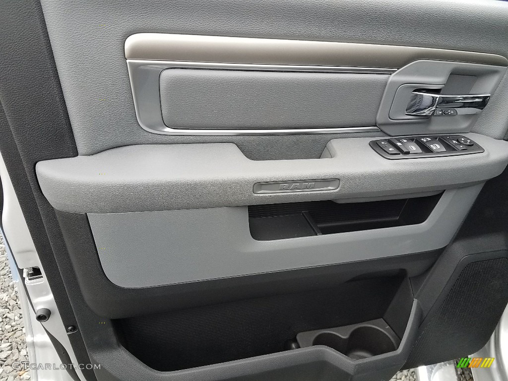 2018 1500 Big Horn Crew Cab 4x4 - Bright Silver Metallic / Black/Diesel Gray photo #8