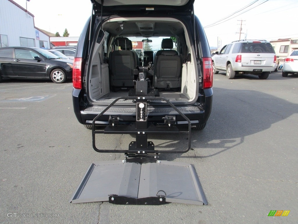 2010 Grand Caravan SXT - Deep Water Blue Pearl Coat / Medium Slate Gray/Light Shale photo #11