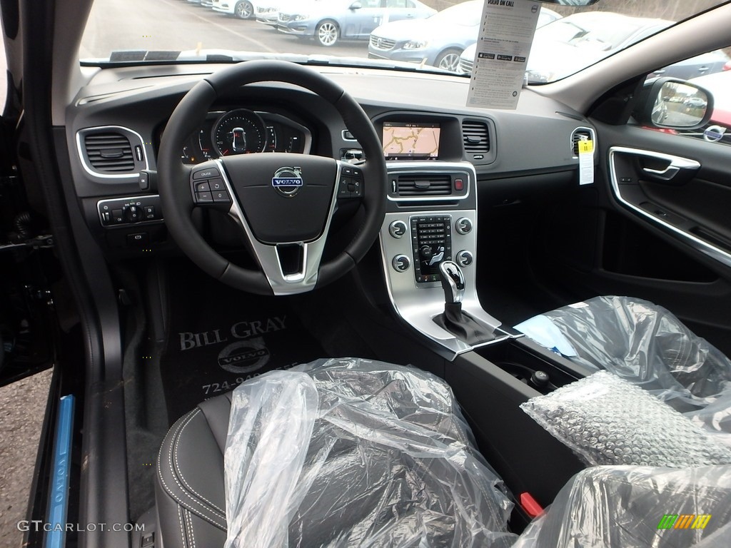 Black Interior 2018 Volvo S60 T5 AWD Dynamic Photo #124315193