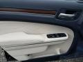 2018 Chrysler 300 Indigo/Linen Interior Door Panel Photo
