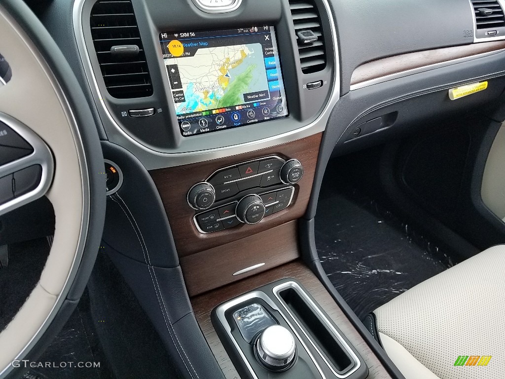 2018 Chrysler 300 C Controls Photo #124315550