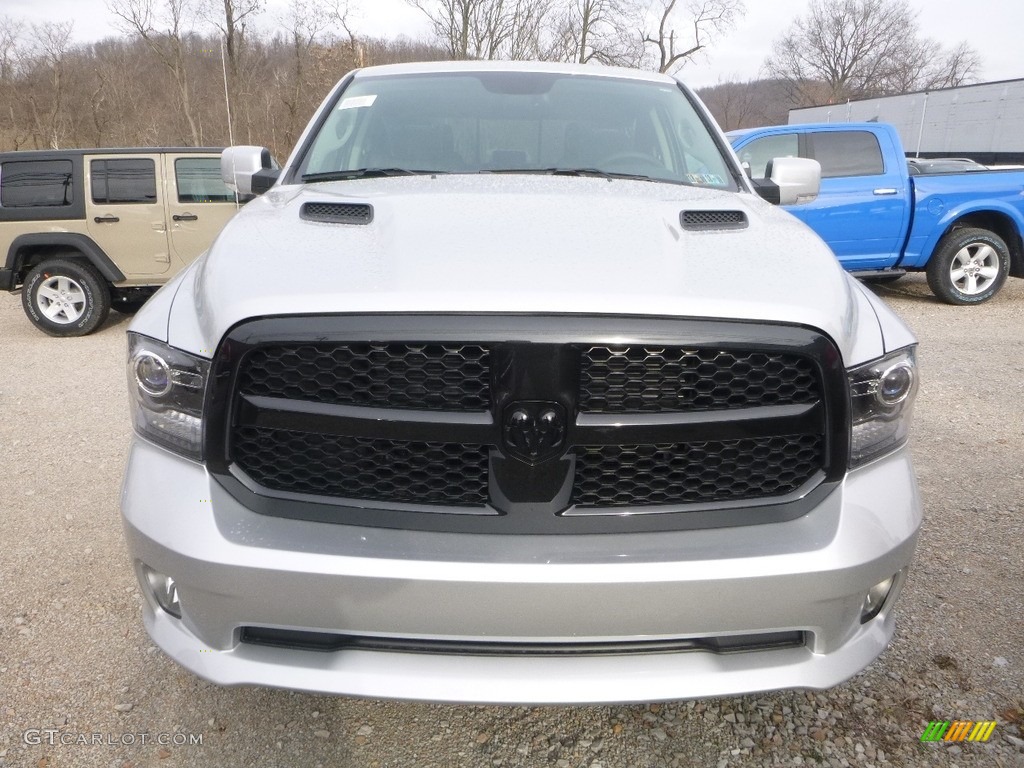 2018 1500 Sport Crew Cab 4x4 - Bright Silver Metallic / Black photo #8