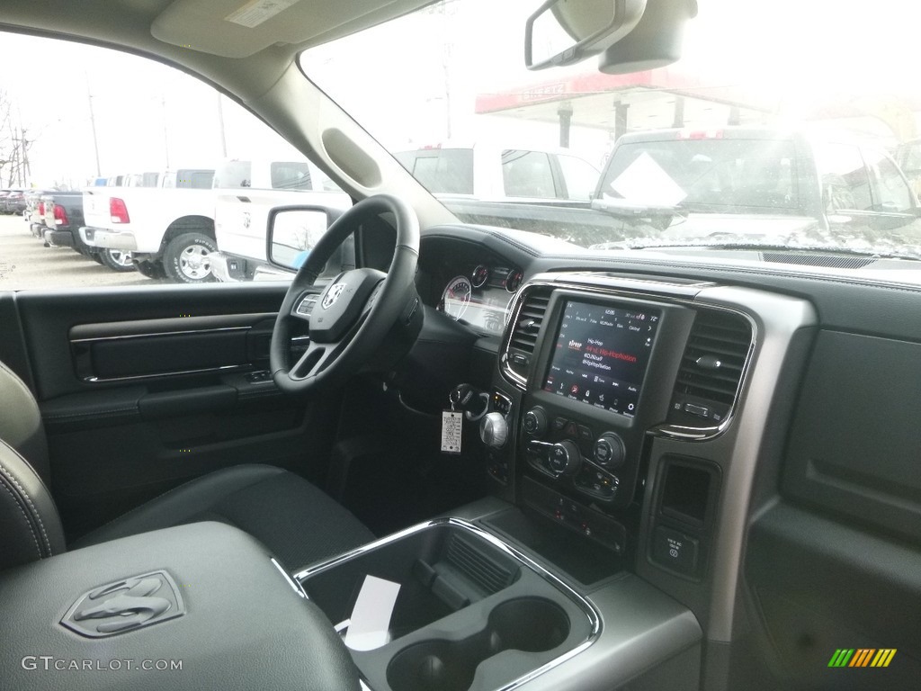 2018 1500 Sport Crew Cab 4x4 - Bright Silver Metallic / Black photo #10