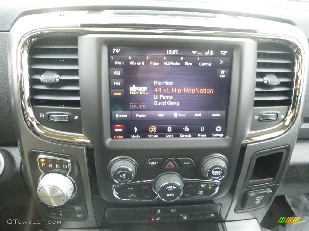 2018 1500 Sport Crew Cab 4x4 - Bright Silver Metallic / Black photo #16