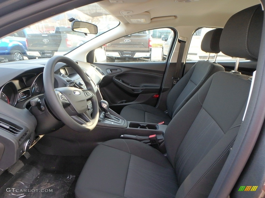 2018 Ford Focus S Sedan Front Seat Photo #124321535