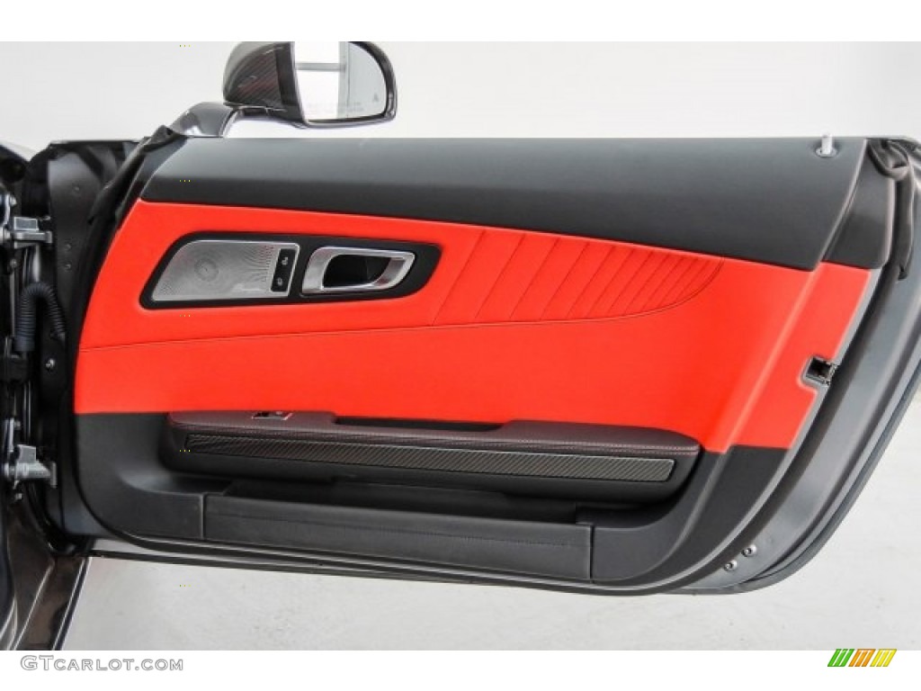 2018 Mercedes-Benz AMG GT S Coupe Red Pepper/Black Door Panel Photo #124321613