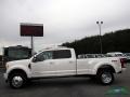 White Platinum - F450 Super Duty Platinum Crew Cab 4x4 Photo No. 2
