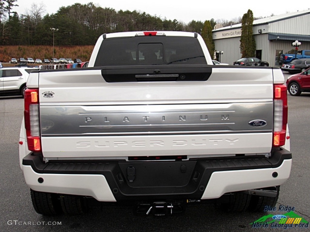 2017 F450 Super Duty Platinum Crew Cab 4x4 - White Platinum / Black/Brunello photo #4