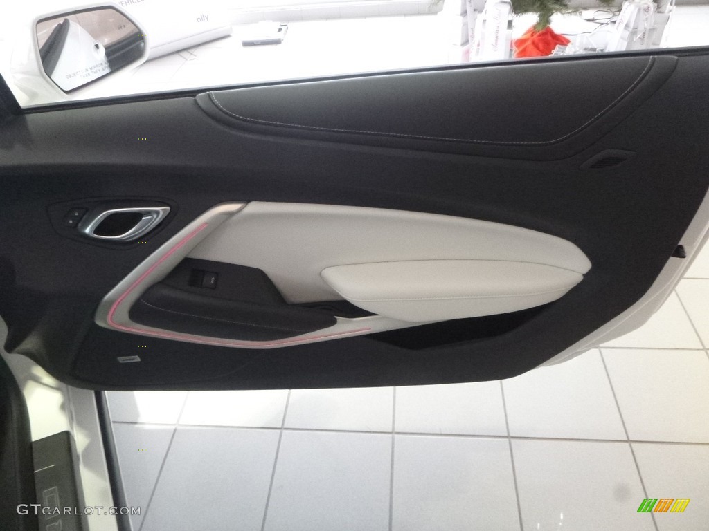 2018 Chevrolet Camaro SS Coupe Medium Ash Gray Door Panel Photo #124327241