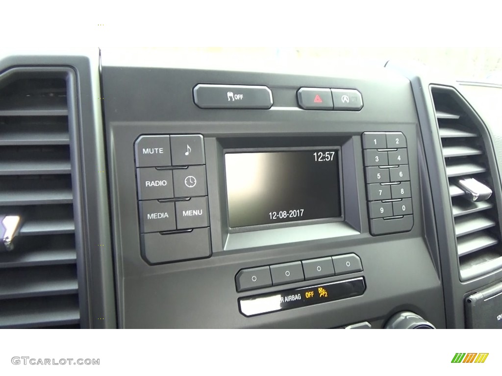 2018 Ford F150 XL Regular Cab 4x4 Controls Photo #124329041