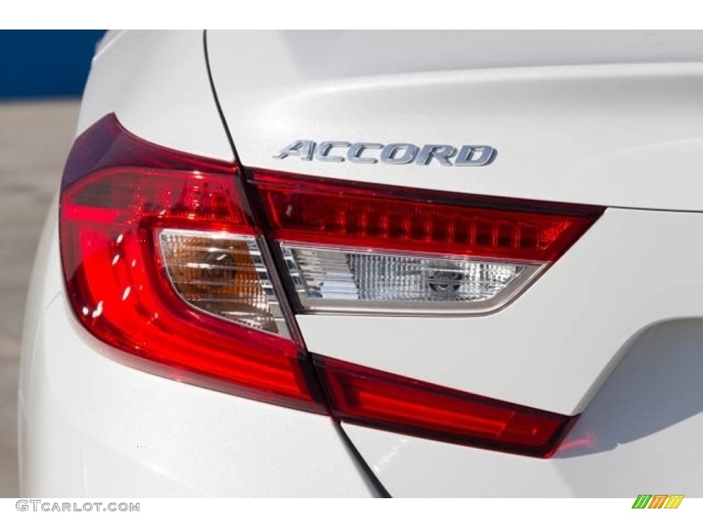 2018 Honda Accord Touring Sedan Marks and Logos Photo #124335993