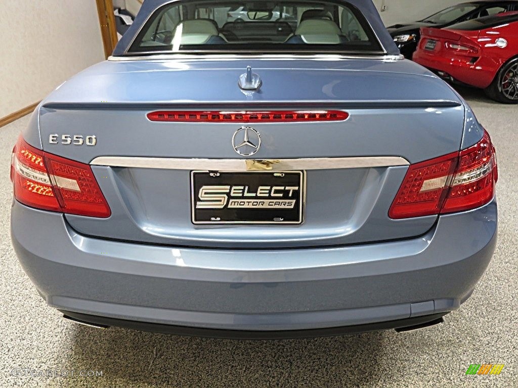2011 E 550 Cabriolet - Quartz Blue Metallic / Ash/Dark Grey photo #7