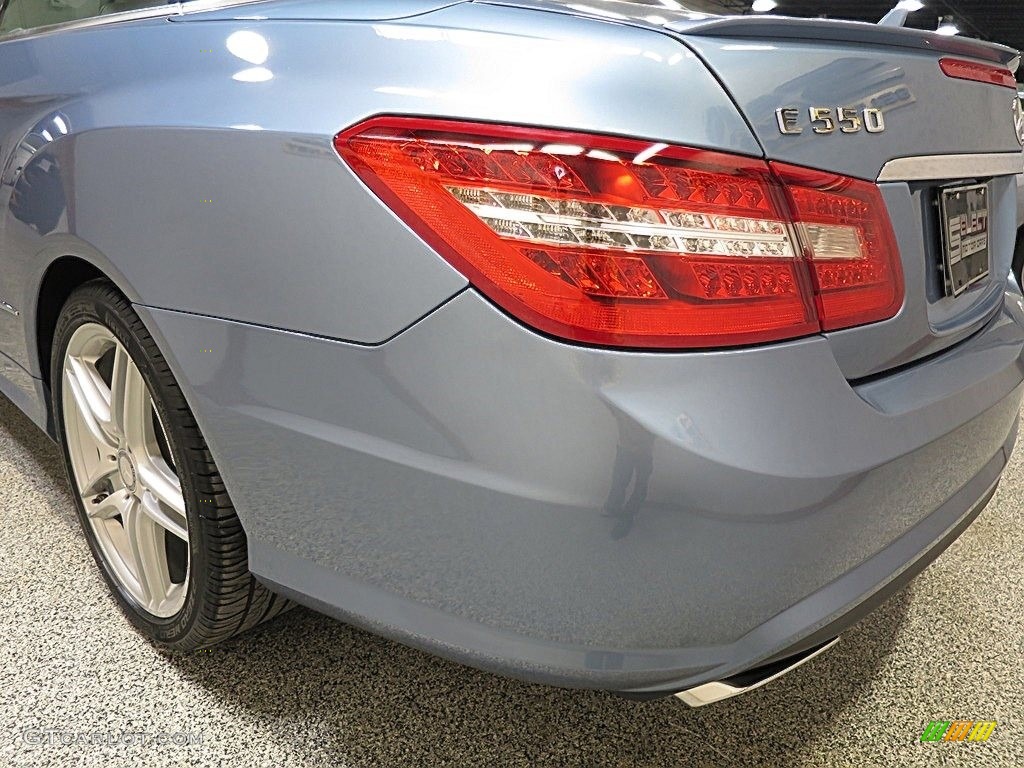 2011 E 550 Cabriolet - Quartz Blue Metallic / Ash/Dark Grey photo #10