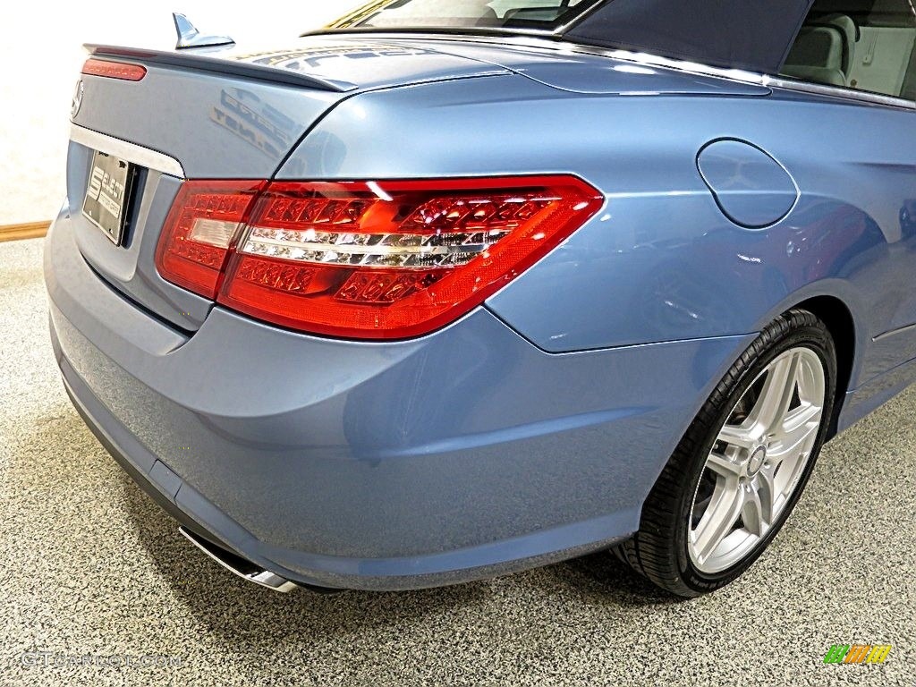 2011 E 550 Cabriolet - Quartz Blue Metallic / Ash/Dark Grey photo #11