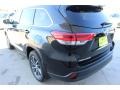 Midnight Black Metallic - Highlander XLE Photo No. 6
