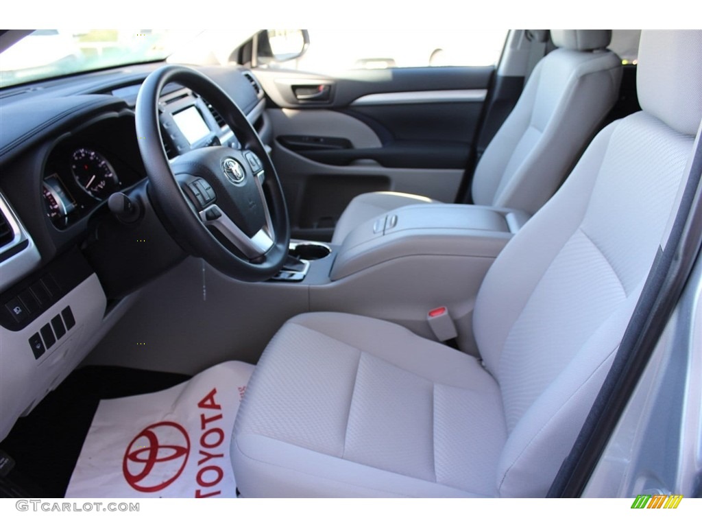 2018 Toyota Highlander LE Front Seat Photo #124344632