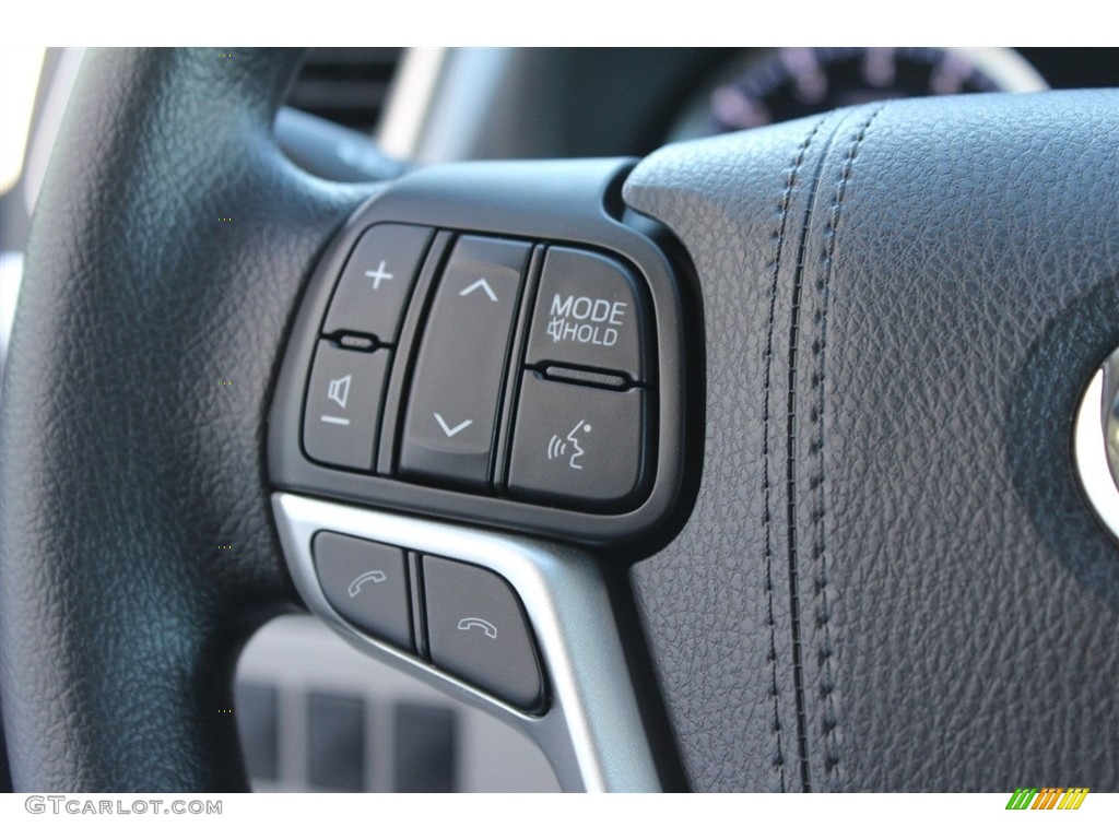 2018 Toyota Highlander LE Controls Photo #124344800