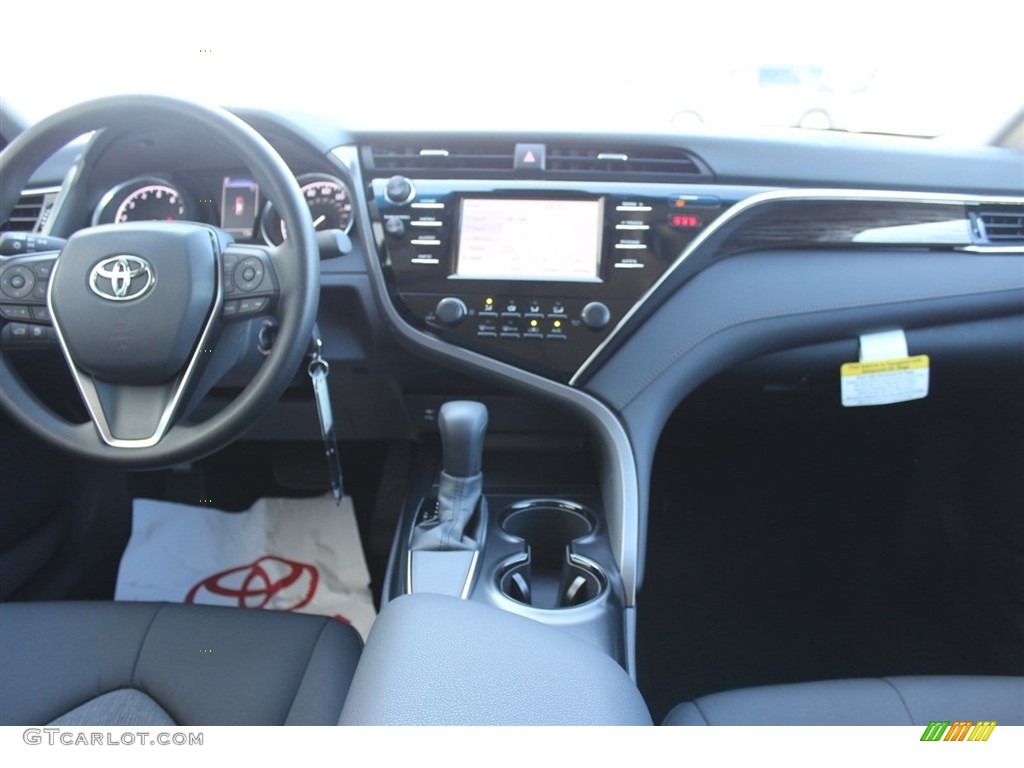 2018 Camry LE - Blue Crush Metallic / Black photo #24