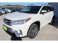 2018 Blizzard White Pearl Toyota Highlander XLE  photo #3