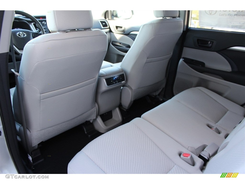 2018 Highlander LE - Celestial Silver Metallic / Ash photo #20