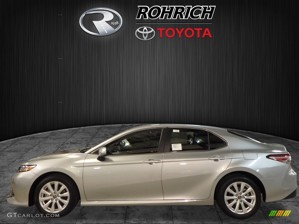 2018 Camry LE - Celestial Silver Metallic / Black photo #3