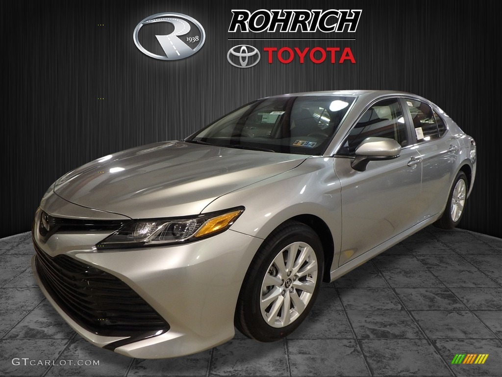 2018 Camry LE - Celestial Silver Metallic / Black photo #4