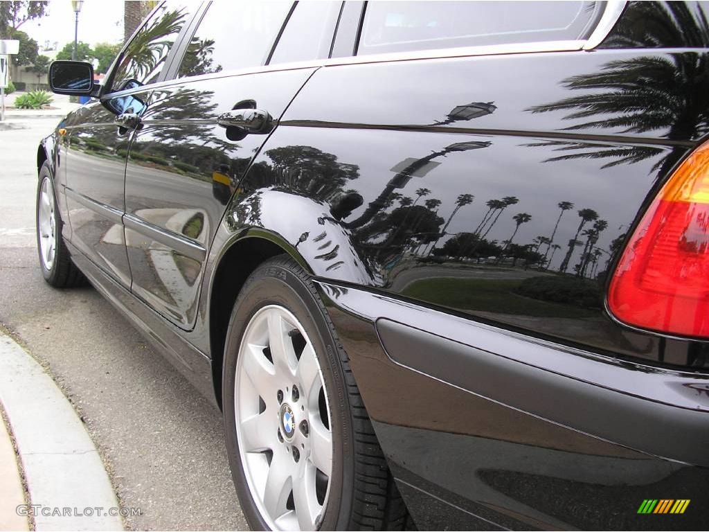 2004 3 Series 325i Wagon - Jet Black / Black photo #10