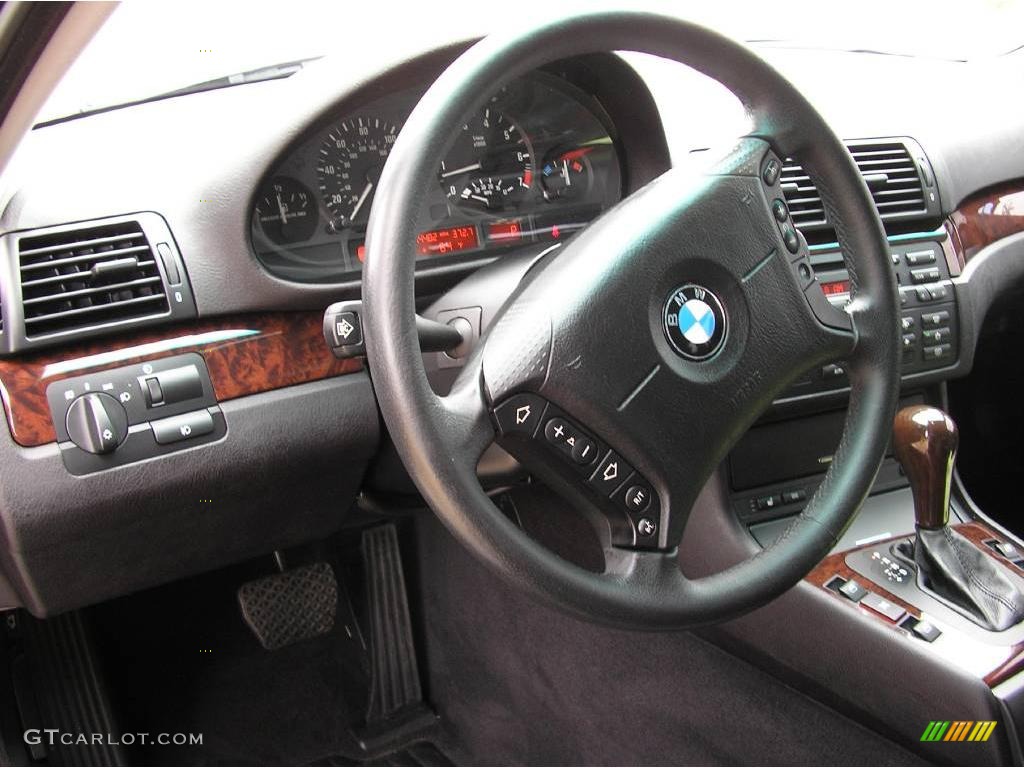 2004 3 Series 325i Wagon - Jet Black / Black photo #14
