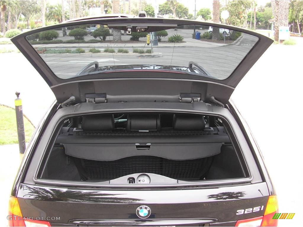 2004 3 Series 325i Wagon - Jet Black / Black photo #16