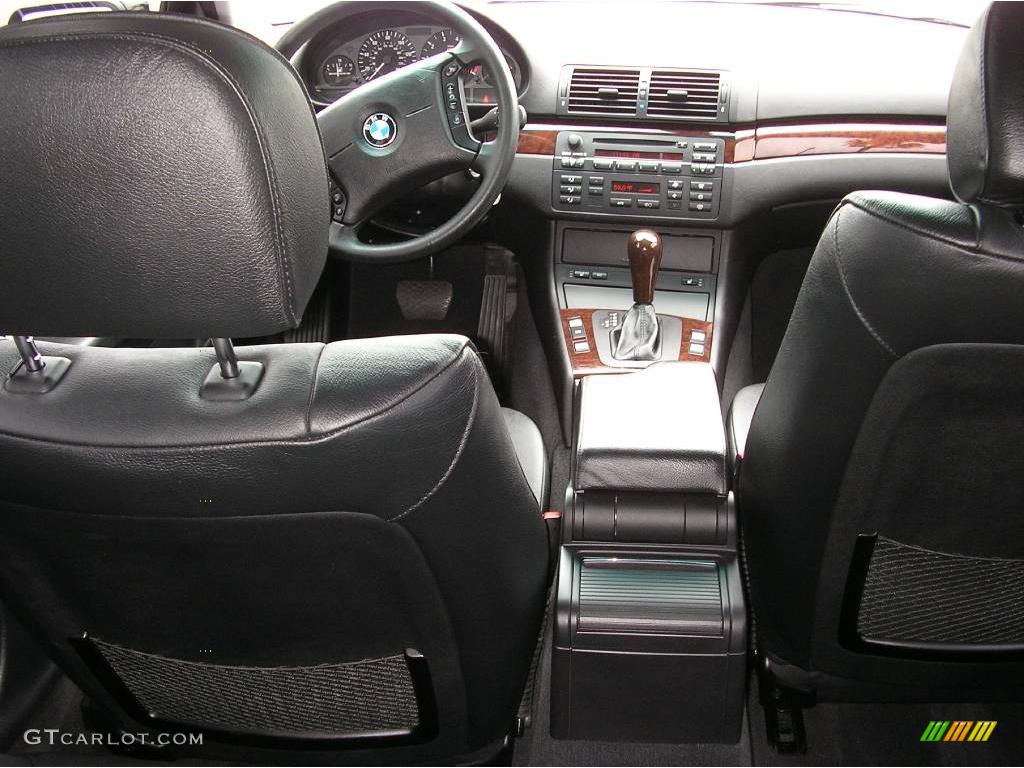 2004 3 Series 325i Wagon - Jet Black / Black photo #17