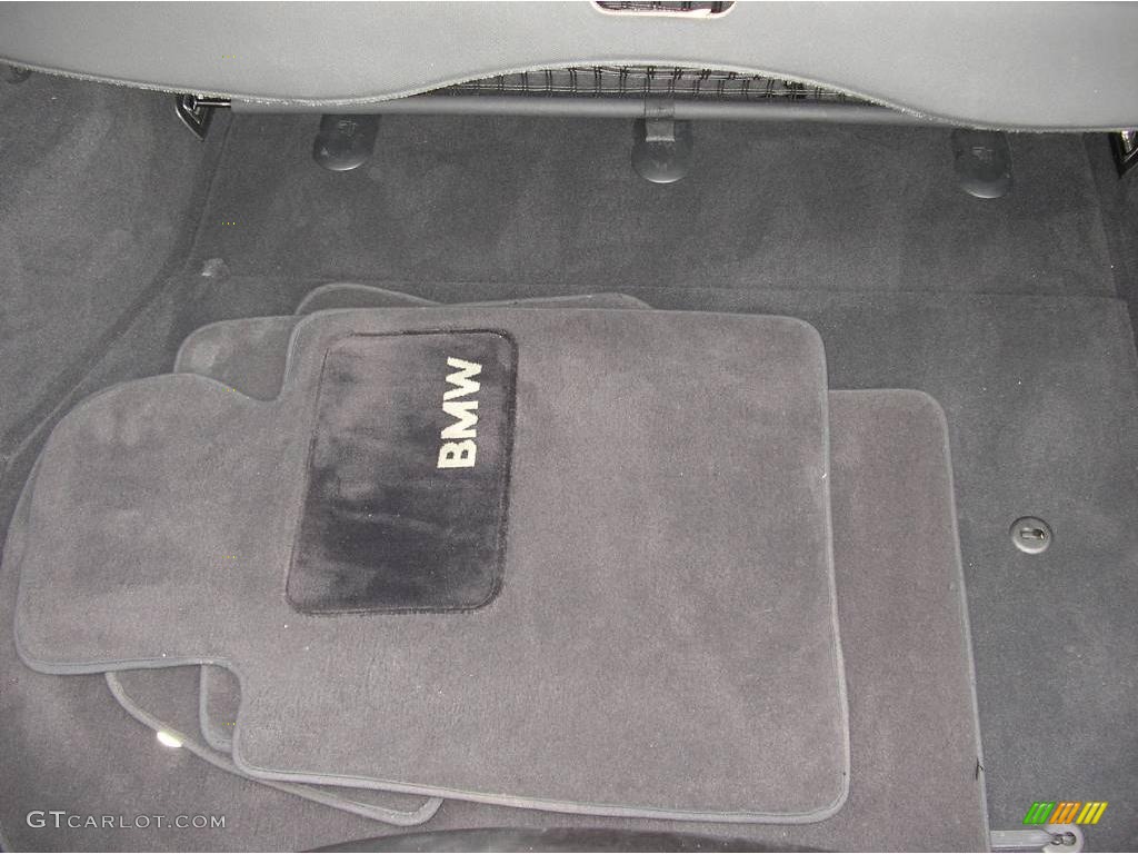 2004 3 Series 325i Wagon - Jet Black / Black photo #18