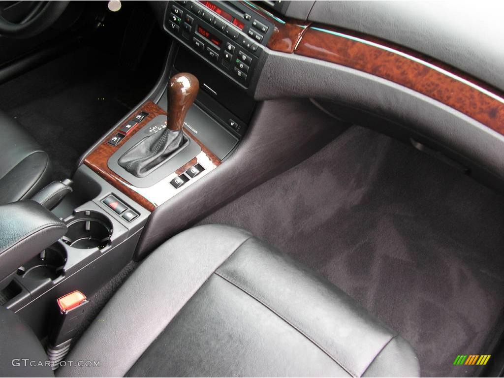 2004 3 Series 325i Wagon - Jet Black / Black photo #20