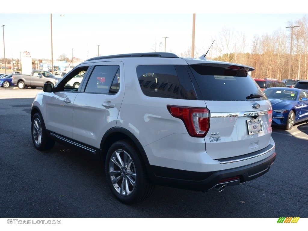2018 Explorer XLT - White Platinum / Medium Stone photo #22